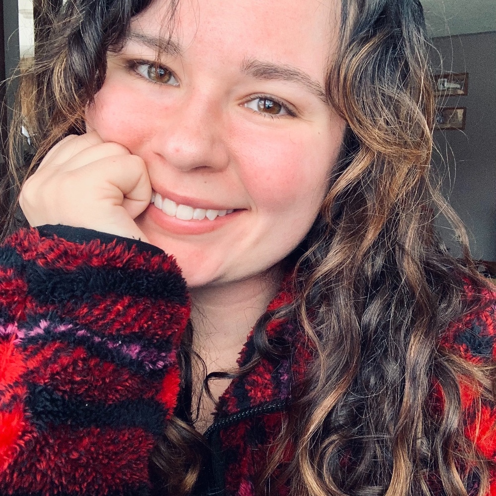 Meet your Posher, Caitlin